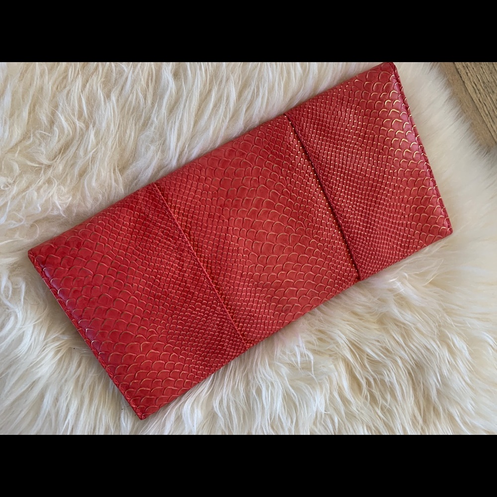 Vegan leather clutch - Picture 2 of 6